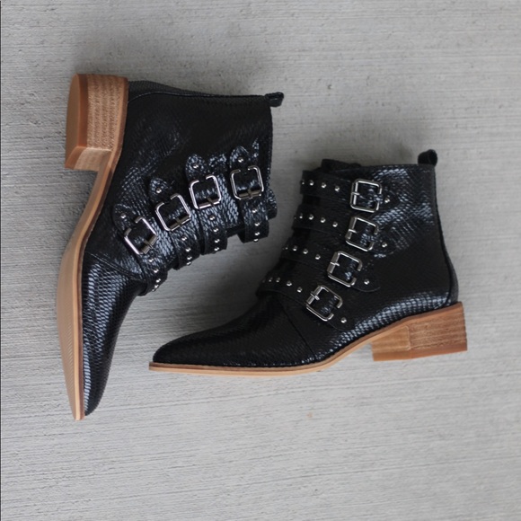 Faux Black Snakeskin bootie - Picture 2 of 7